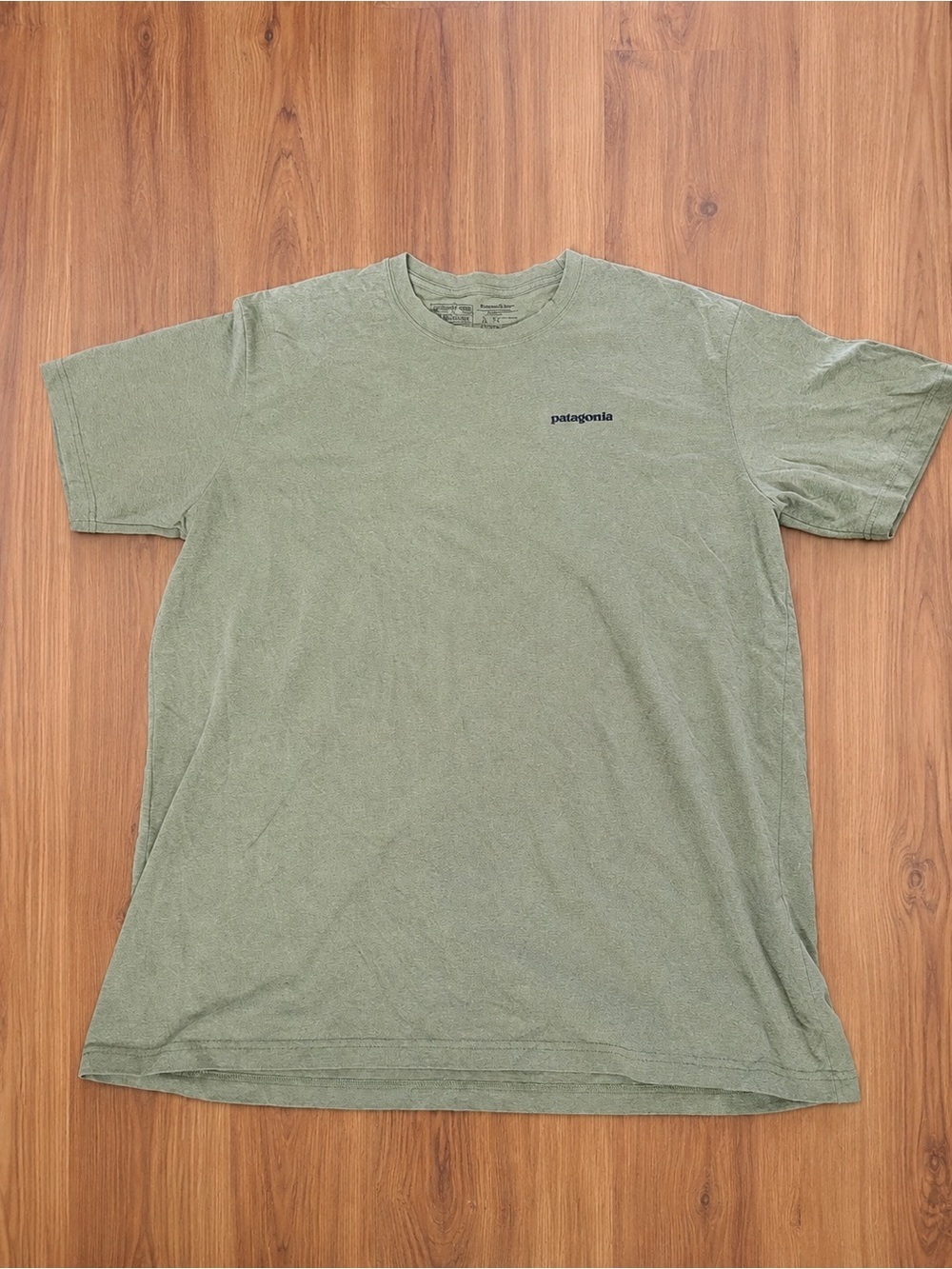 Patagonia Graphic Tee – Men’s XXL – Olive Green